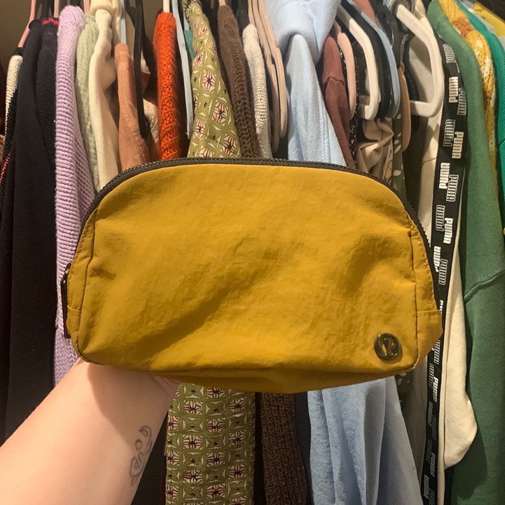 NWOT RARE COLOR Lululemon Belt Bag 1L in Gold Spice